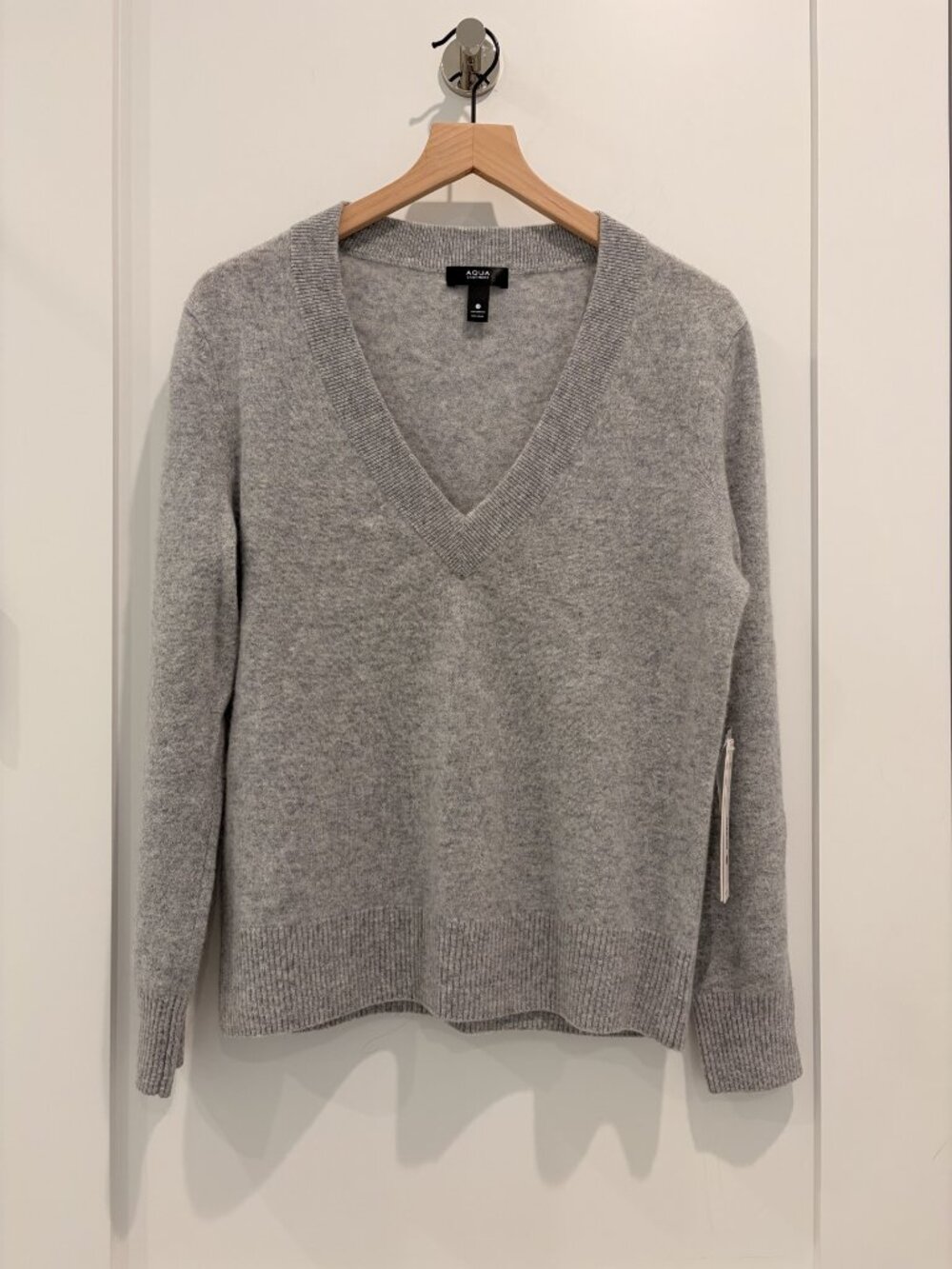 Bloomingdale's Aqua Cashmere Light Grey V Neck Sweater - NWT